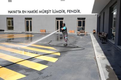 ATAŞEHİR BELEDİYESİ, OKULLARI YENİ DÖNEME HAZIRLIYOR