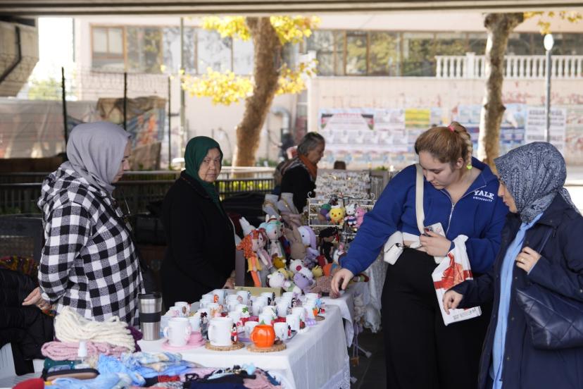 KARTAL ATMA SAT İKİNCİ EL PAZARI’NDA KADIN EMEĞİ VE GERİ DÖNÜŞÜM EL ELE