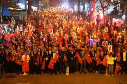 KARTAL’DA CUMHURİYET 102 YAŞINDA: TEK YÜREK, TEK SES