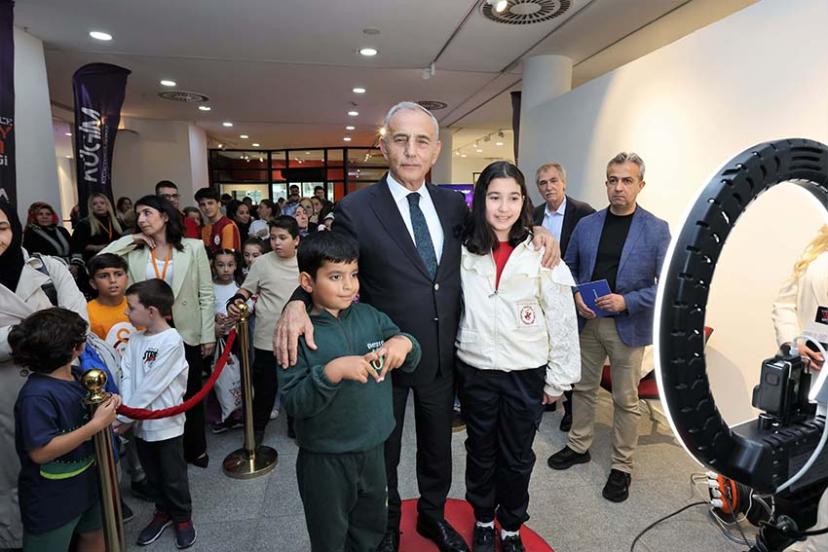 KÜÇÜKÇEKMECE BELEDİYESİ YAPAY ZEKÂ ŞENLİĞİ DÜZENLEDİ