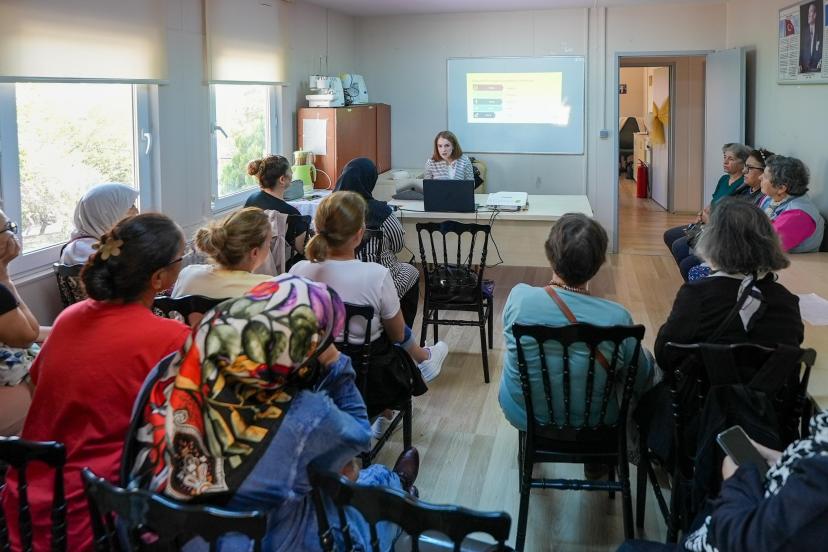 MALTEPE BELEDİYESİ'NDEN KADINLARA DİJİTAL DESTEK