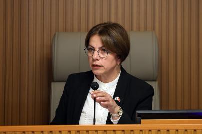 MALTEPELİ GENÇ ÜNİVERSİTELİLER BURSLARINI ALMAYA BAŞLADI