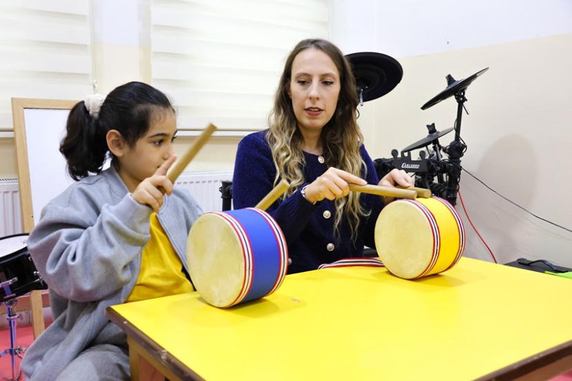 MÜZİK TERAPİSİYLE GELİŞİME DESTEK