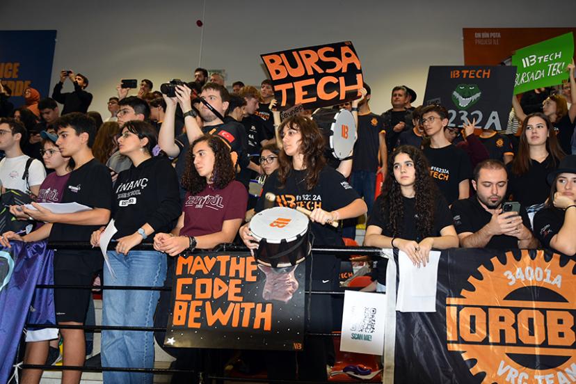 Pendik Robot Yarışları’nda Geleceğin Mühendisleri Sahne Aldı