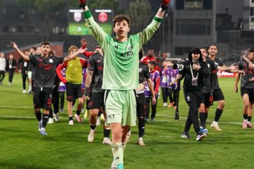 PENDİKSPOR SÜPER LİG YOLUNDA