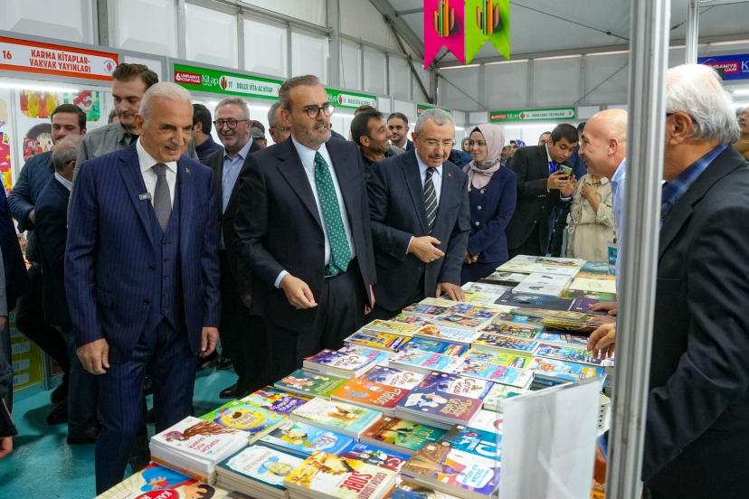 Ümraniye Kitap Fuarı Kapılarını Kitapseverlere Açtı