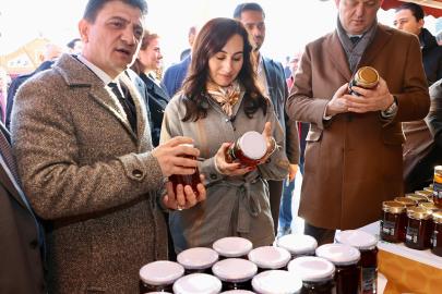 10. 	Geleneksel Beykoz Bal Festivali Kapılarını Açtı