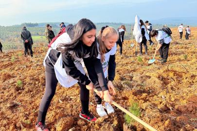 17 BİN FİDAN BAĞIŞIYLA DOĞAYA SAHİP ÇIKTILAR