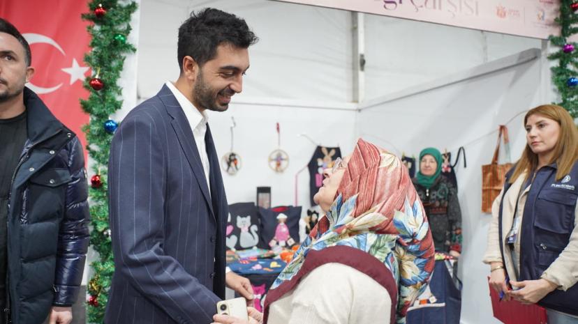 Tuzla'da Kadın Emeği Çarşısı Açıldı