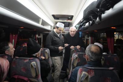 Kartal’da Umre Yolcuları Dualarla Uğurlandı