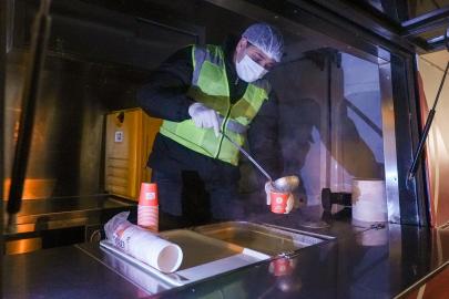 Maltepe’de Vatandaşlara Sıcak Çorba