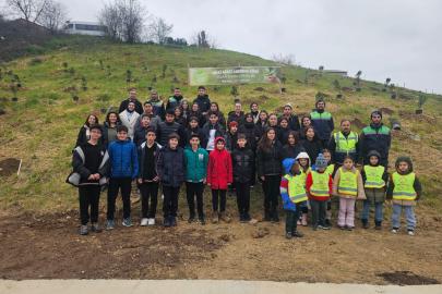 Pendikli Öğrenciler 350 Fıstık Çamını Toprakla Buluşturdu