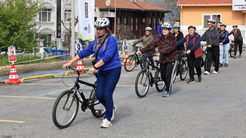 İSPARK’tan Ücretsiz Bisiklet Eğitimi