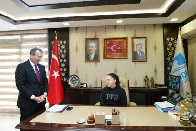 Pendik’te Çocuk Başkanlar Makam Koltuğuna Oturdu