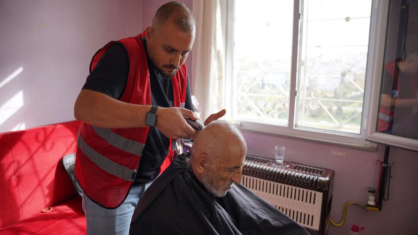 Tuzla Belediyesi’nin Ücretsiz Berber Hizmeti