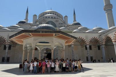 Ümraniye'de Yaz Kur'an Kursu Öğrencilerinden Çamlıca Camii Ziyareti