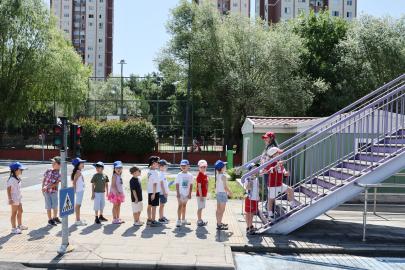 Yaz Tatilinde Trafik Bilinci: Küçükçekmece'de Çocuklara Uygulamalı Eğitim
