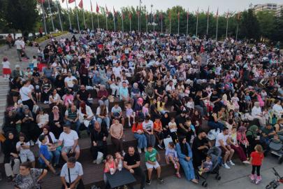 Pendik'te Açık Hava Yaz Etkinlikleri Çocuk Sinemasıyla Başladı