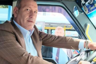 Muharrem Kır Minibüs Direksiyonuna Geçti