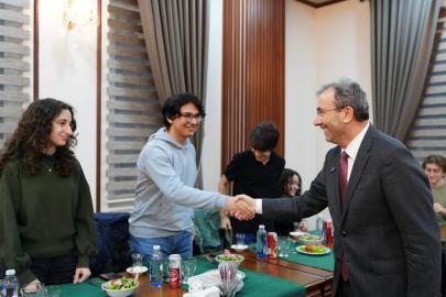 Pendik’te Üniversitelilere 20 Bin TL Destek