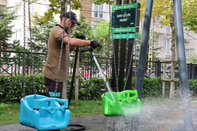Ümraniye’de Parklara Temizlik