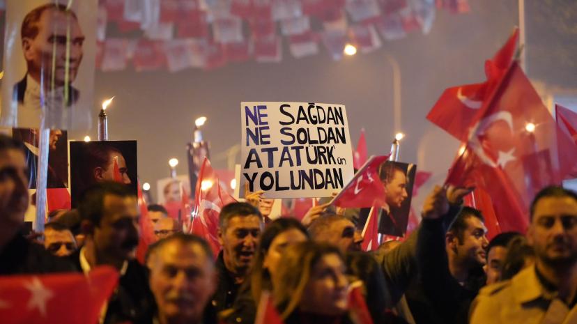Kartal'da Cumhuriyet İçin Tek Yürek!