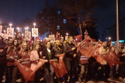 Kartal'da Cumhuriyet İçin Tek Yürek!