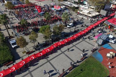 Pendik’te 103 Metrelik Bayrak Yürüyüşü
